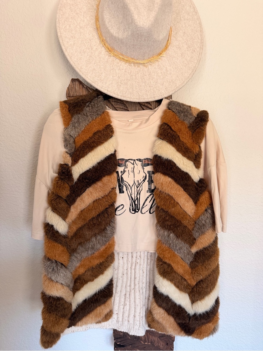 CHICO’s Chevron Faux Fur knit Vest sz 1 M western boho